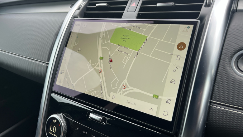 Land Rover Discovery 3.0 D300 R-Dynamic SE 5dr Auto Diesel Station Wagon